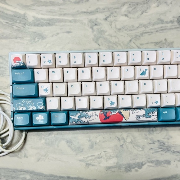Wave Design Mechanical Keyboard - Picture 3 of 5